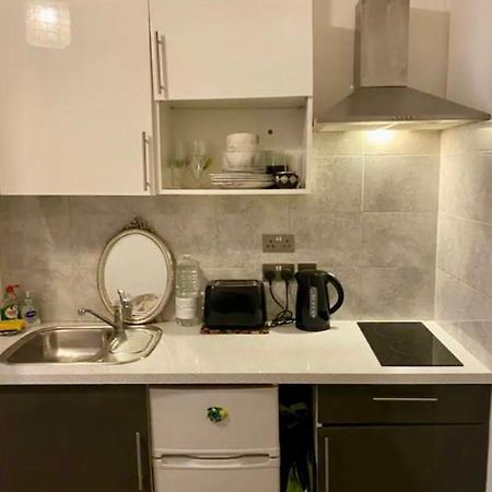 Modern Studio Apartment Sleeps 4 People Opposite Westfield Shepherds Bush Londra Exterior foto